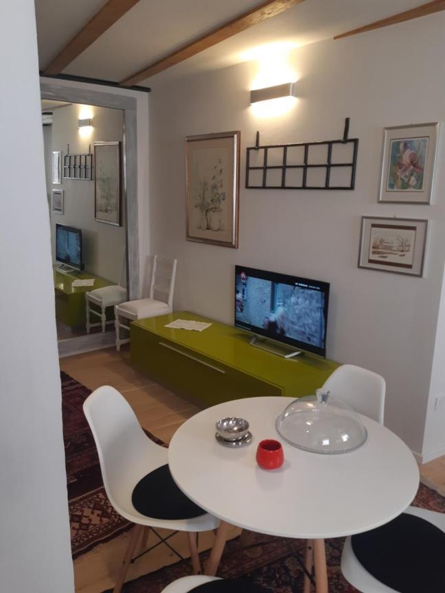 Mini Contra' Dei Servi - Vicenza Appartement Buitenkant foto